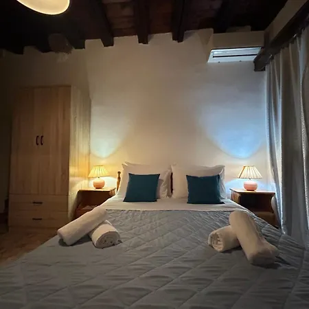 Zoe House-old Town דירה